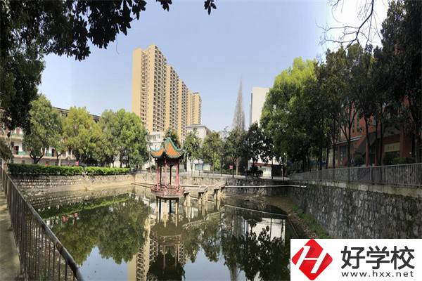 邵陽工業(yè)學校的地址在哪里？有哪些乘車路線？