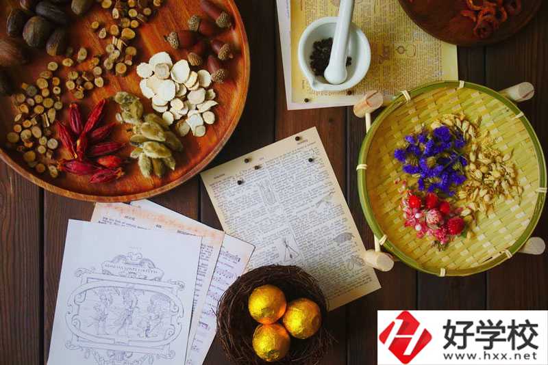 長沙湘麓醫(yī)藥職校就業(yè)班專業(yè)課程有哪些？就業(yè)如何？