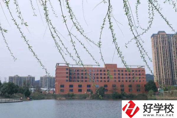 岳陽有哪些公辦技校？學(xué)費一般是多少？