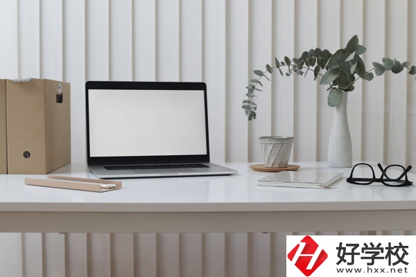 永州第二技工學(xué)校怎么樣？學(xué)校是公辦的嗎？