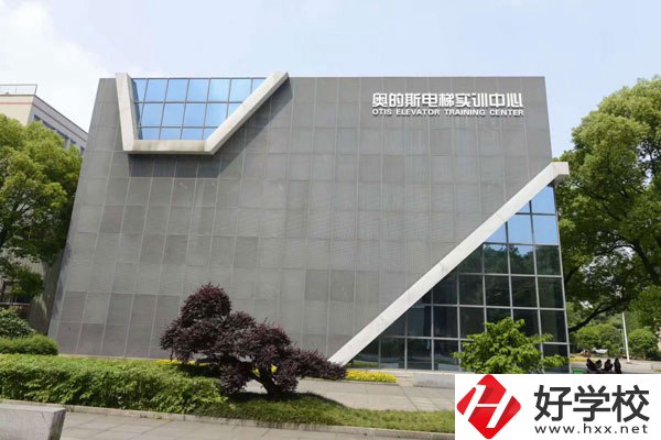 湘潭信息中等職校如何？學(xué)費情況怎么樣？