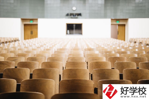 桂陽(yáng)縣職業(yè)技術(shù)教育學(xué)校招生辦電話是什么？