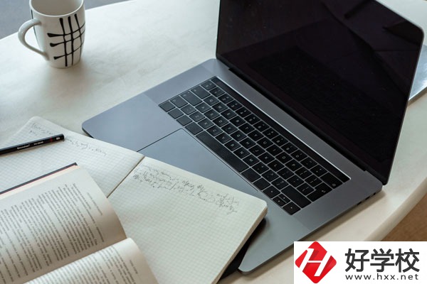 在衡陽想學(xué)廚師？這個學(xué)校不能錯過！