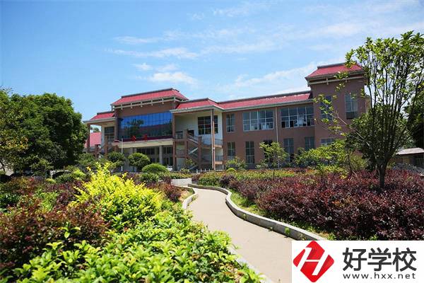 懷化的公辦中專有什么辦學(xué)特色？可以學(xué)什么專業(yè)？