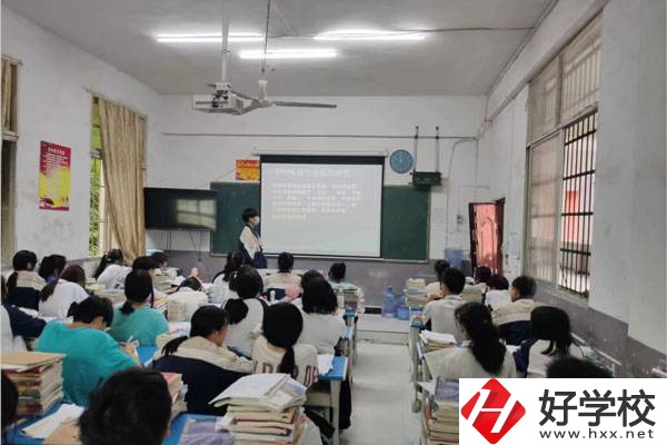 懷化鶴城區(qū)有幾所職高？有什么專業(yè)？