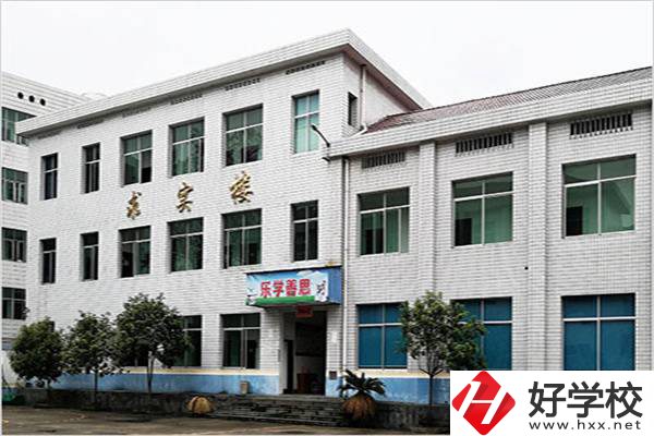 攸縣有幾所私立中職學校？私立學?？孔V嗎？