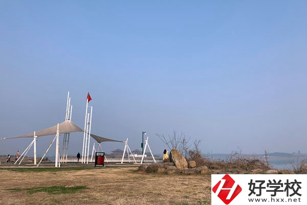 想學(xué)幼兒保育專業(yè)，張家界這三所中職學(xué)校值得一看