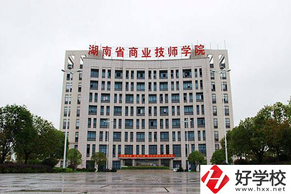 株洲比較好的廚師培訓(xùn)學(xué)校有哪些？烹飪專業(yè)好就業(yè)嗎？