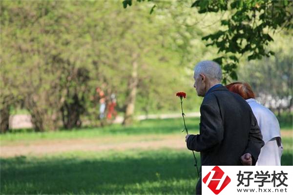 懷化有退役軍人可以讀的中職學(xué)校嗎？有什么優(yōu)待？