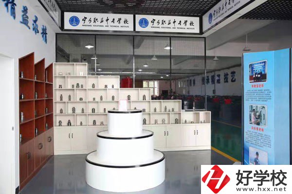 寧鄉(xiāng)縣職業(yè)中專學(xué)校錄取線是多少？學(xué)費(fèi)標(biāo)準(zhǔn)是多少？