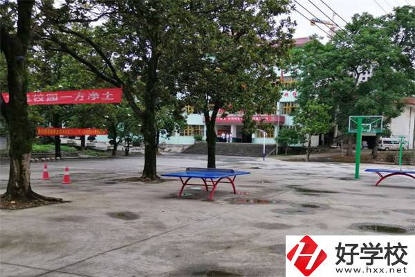 湘西有高鐵中專嗎？高鐵專業(yè)怎么樣？