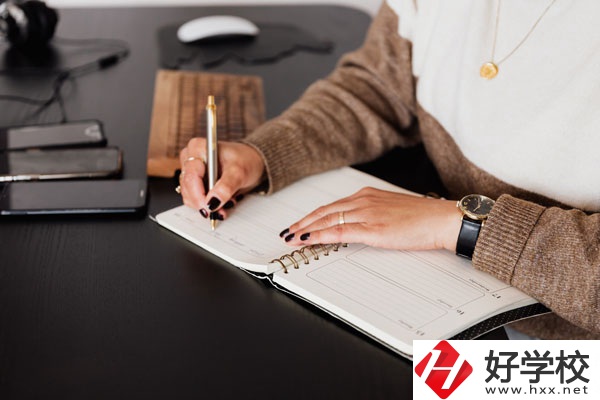 衡山明星體育藝術(shù)中等專業(yè)學(xué)校好不好？
