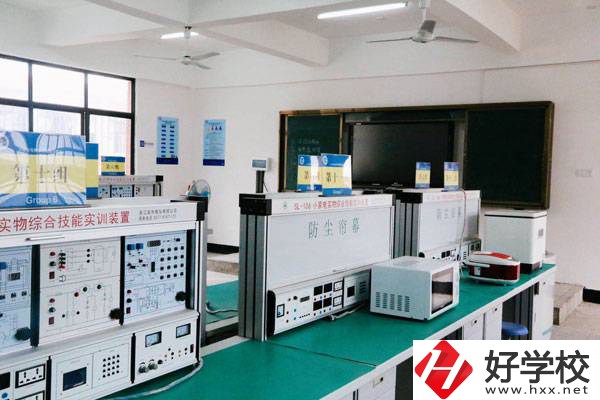 邵陽工業(yè)學校實訓室