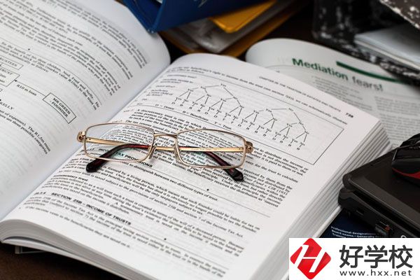 湘潭工業(yè)貿(mào)易中等專業(yè)學(xué)校怎么樣？在哪里？
