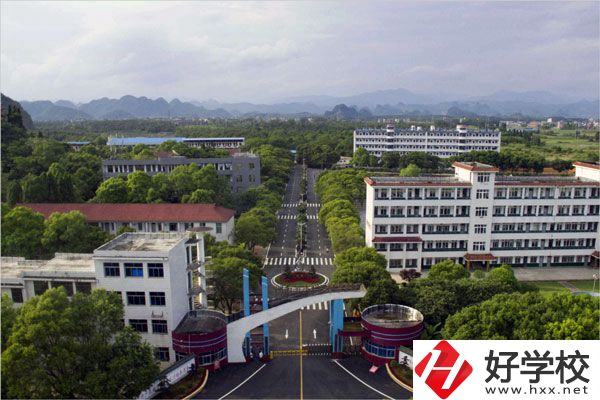 在永州讀中職學(xué)校學(xué)費(fèi)要多少？有免學(xué)費(fèi)的嗎？