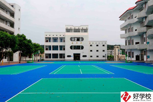 郴州市理工職業(yè)技術(shù)學(xué)校是公辦還是民辦？學(xué)費(fèi)貴不貴？