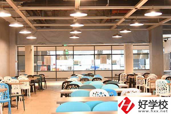 長沙湘麓醫(yī)藥中專怎么樣？有哪些專業(yè)？