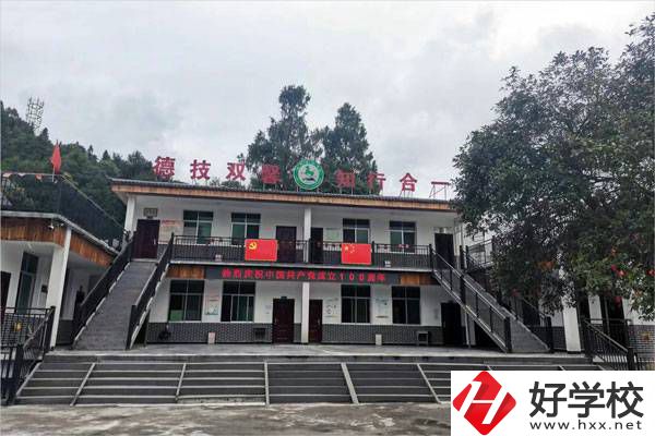 湘西乾城旅游學(xué)校是中專嗎？學(xué)校怎么樣？