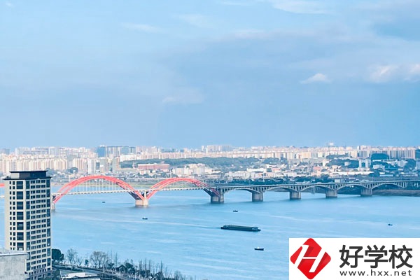 湖南建筑高級技工學(xué)校專業(yè)怎么樣？