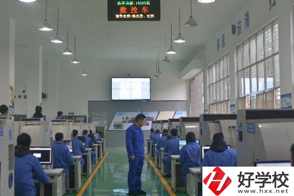 長沙高新技術(shù)工程學(xué)校開設(shè)了哪些專業(yè)？