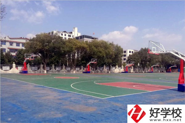 東安縣職業(yè)中專(zhuān)學(xué)?；@球場(chǎng)