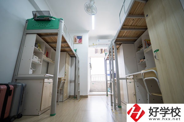 湖南智云技工學校怎么樣？收費標準是怎樣的？
