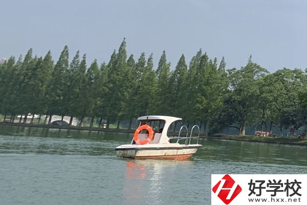 張家界有哪些比較好的中專？可以學什么專業(yè)？