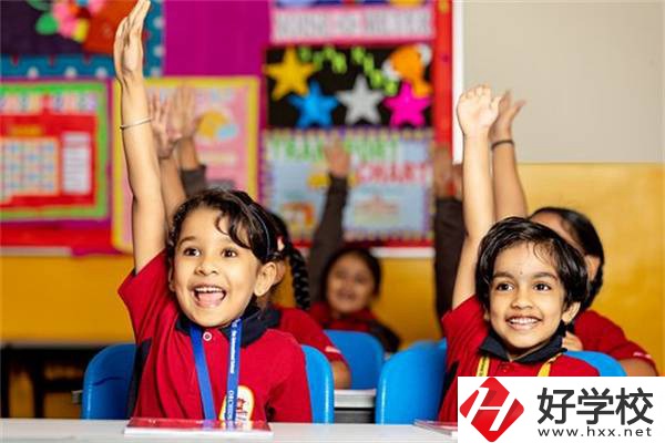 在湖南想當(dāng)老師可以學(xué)哪些專業(yè)？需要考證嗎？