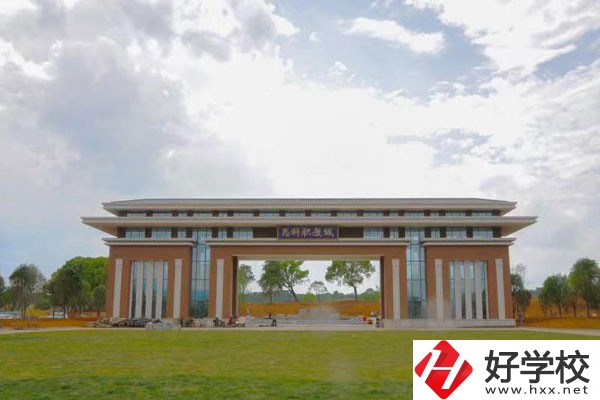 郴州思科中等職業(yè)學(xué)校有哪些優(yōu)秀教師？