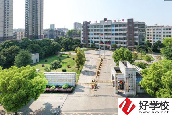 想學(xué)汽修類專業(yè)，湖南這三所學(xué)校都可以！