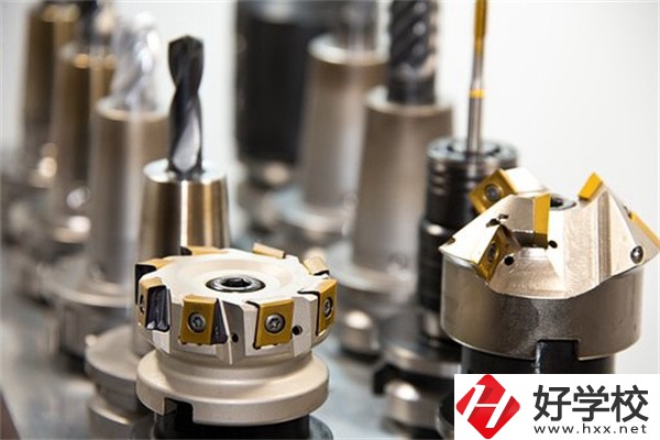 益陽不參加中考可以上中專嗎？有什么專業(yè)推薦？