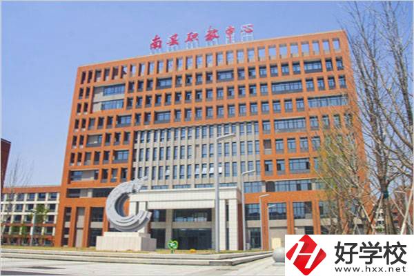 益陽(yáng)南縣的職高免學(xué)費(fèi)嗎？還要不要交其它費(fèi)用？