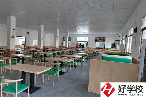 益陽哪些中職學(xué)校開設(shè)音樂相關(guān)專業(yè)？學(xué)費(fèi)貴不貴？