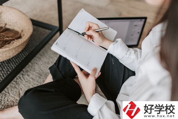 湖南工商職業(yè)學院(中職部)好不好？