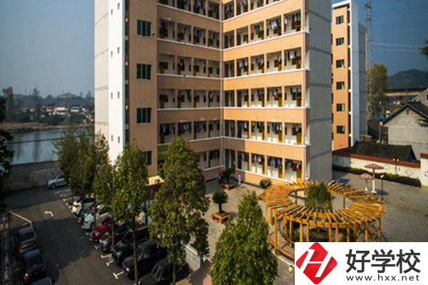 懷化芷江民族職業(yè)中專怎么樣？有哪些專業(yè)？