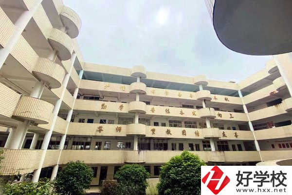 UI設計學什么？長沙有學這一專業(yè)的中職學校嗎？
