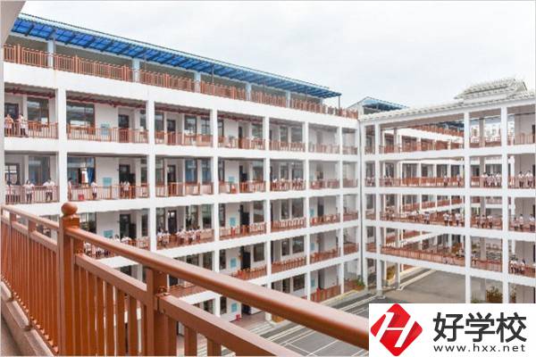 懷化有3+2分段制的中專嗎？對口專業(yè)好就業(yè)嗎？