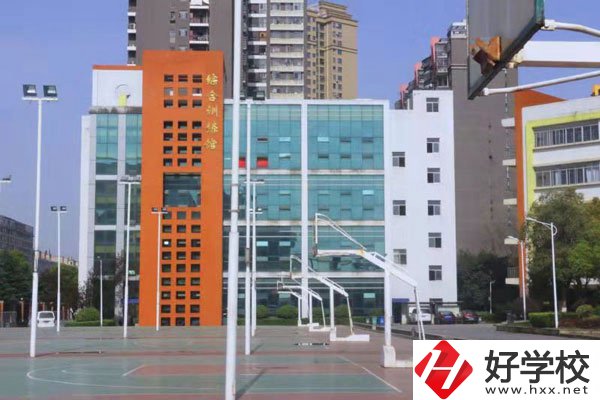長(zhǎng)沙賀龍?bào)w育運(yùn)動(dòng)學(xué)校怎么樣？