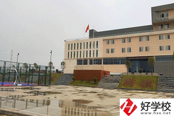 婁底環(huán)宇中職是公辦還是私立學(xué)校？有什么專業(yè)？