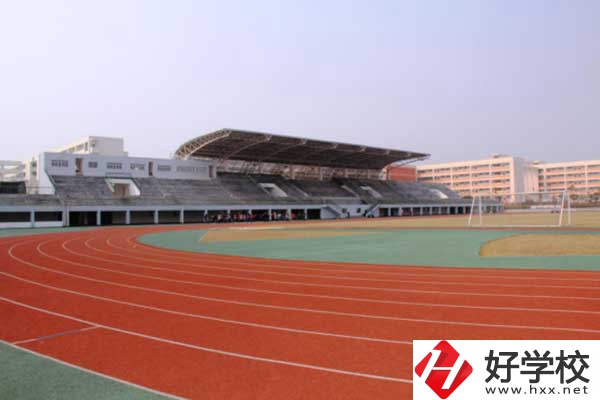 想學(xué)電子技術(shù)類專業(yè)，推薦長沙這所中職學(xué)校