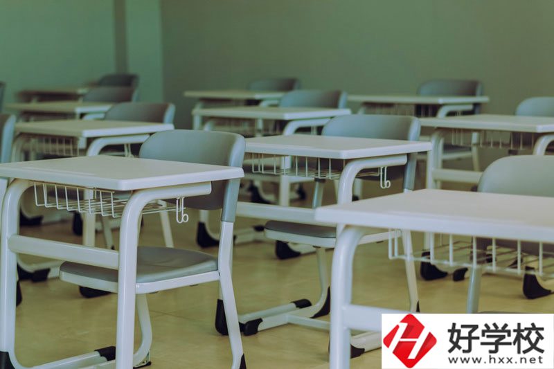 懷化啟航衛(wèi)校是中專嗎？學(xué)校怎么樣？
